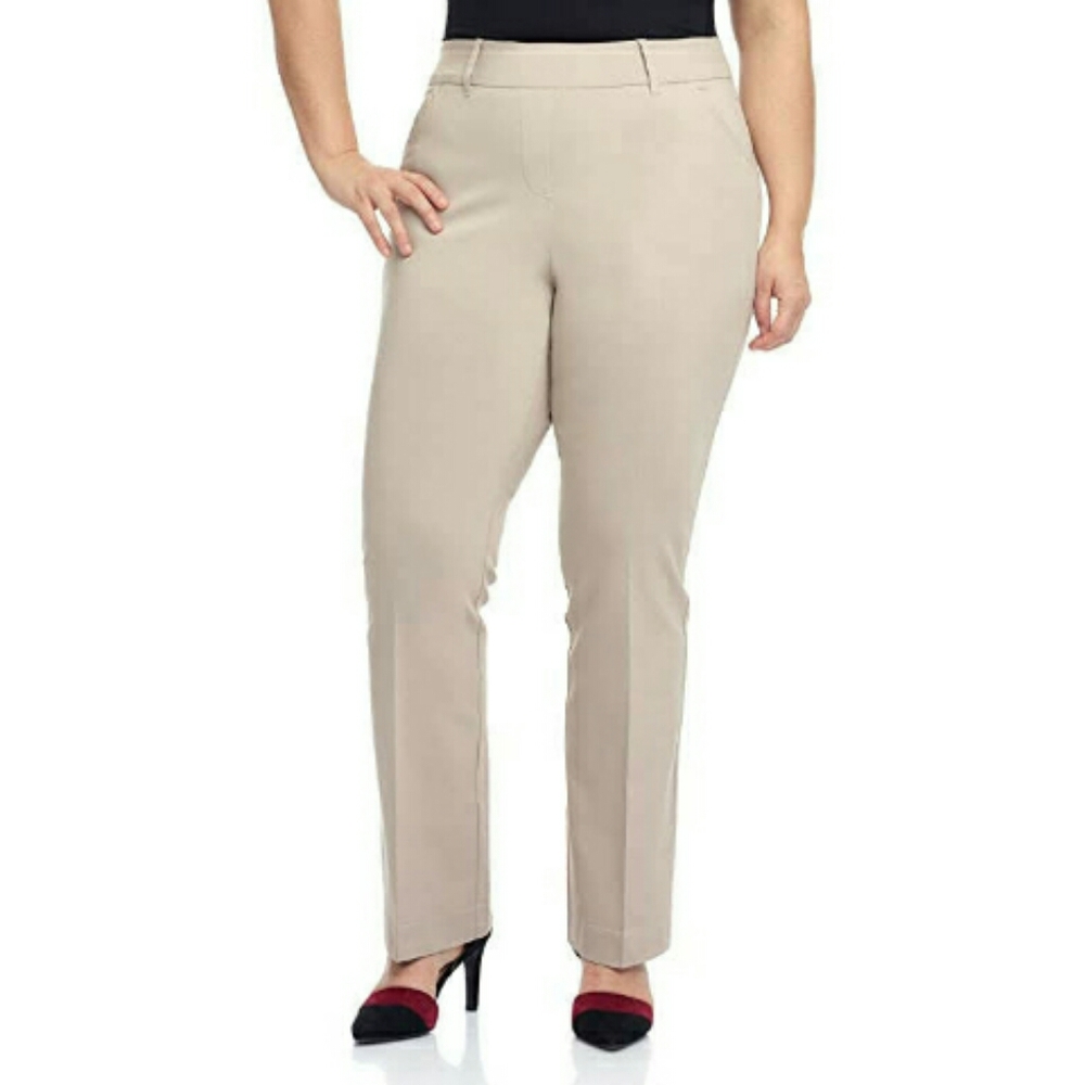 Curvy Woman Barely Bootcut Plus size pant